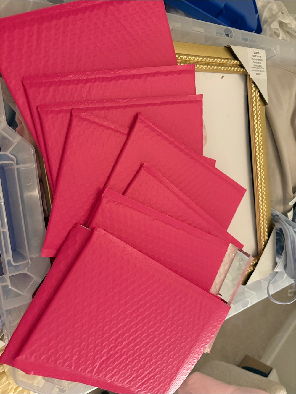 Bright Pink Bubble Mailers all the same size-9